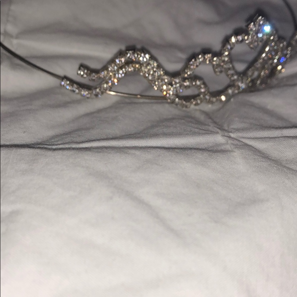 Tiara - Picture 6 of 6